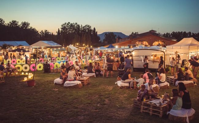 White Summer and La Santa Market