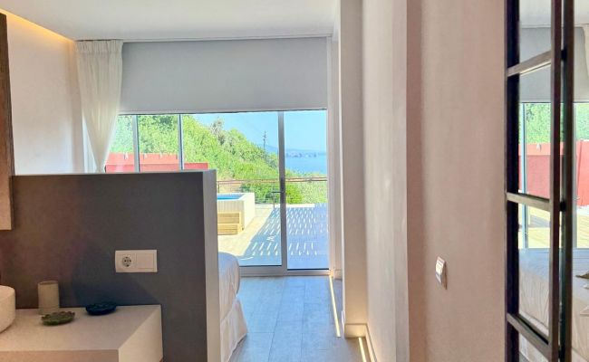 Junior suite landscape view y piscina